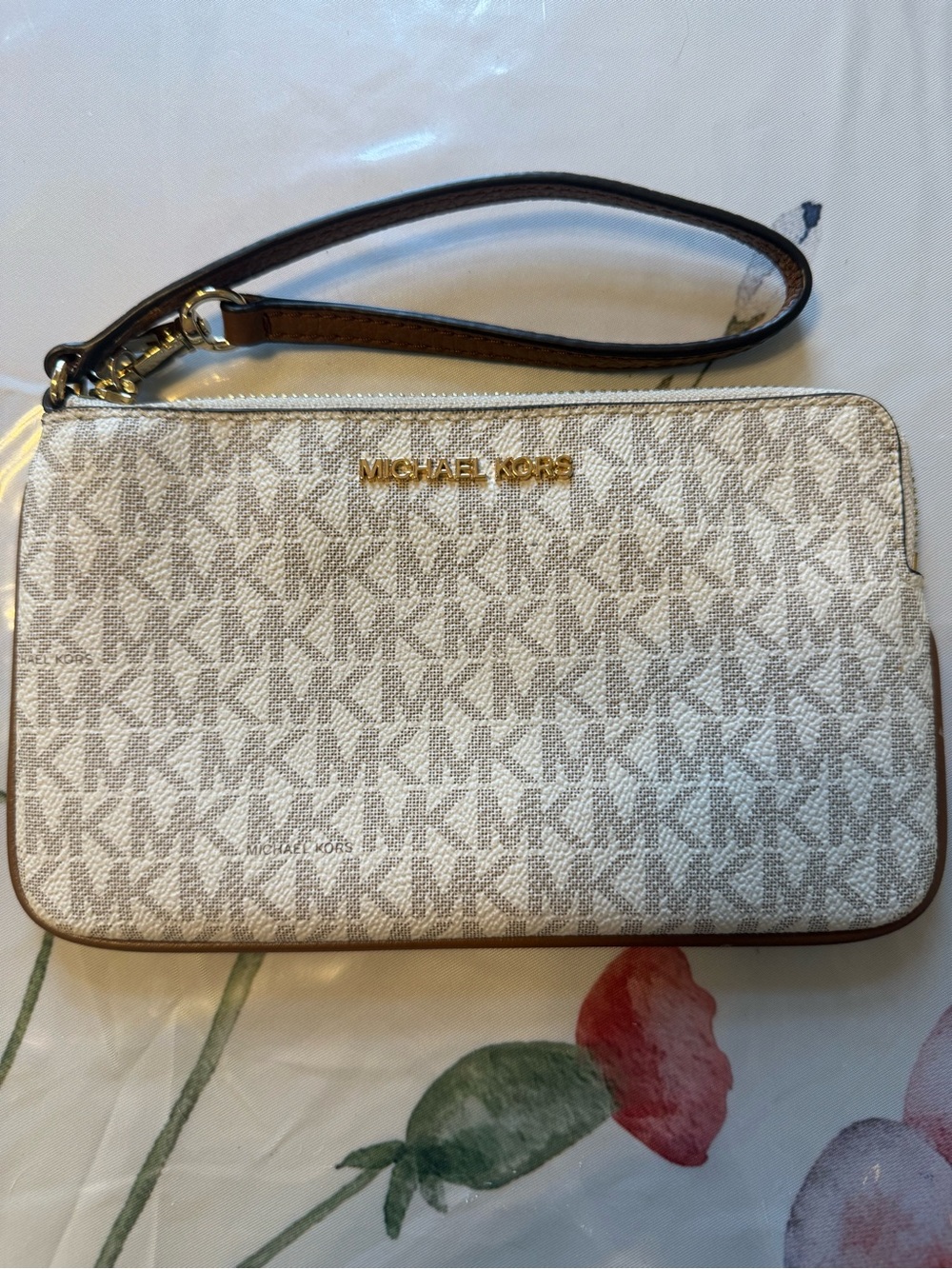 MICHAEL KORS Beige Signature Wristlet